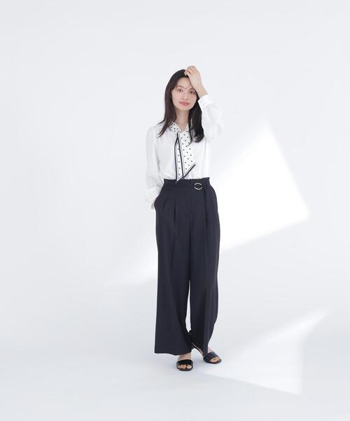 NATURAL BEAUTY BASIC(ナチュラルビューティーベーシック)の「◇デザインスカーフ付ブラウス(シャツ/ブラウス・レディース・ベージュ/ネイビー/オフホワイト・SMALL/MEDIUM)」の10枚目の写真