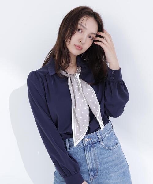 NATURAL BEAUTY BASIC(ナチュラルビューティーベーシック)の「◇デザインスカーフ付ブラウス(シャツ/ブラウス・レディース・ベージュ/ネイビー/オフホワイト・SMALL/MEDIUM)」の15枚目の写真