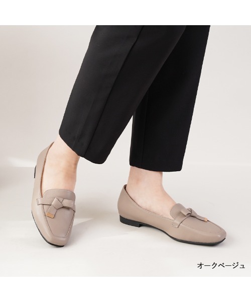 a.v.v(アーヴェヴェ)の「a.v.v / 結びリボン ローファーパンプス(ローファー・レディース・ダークブラウン/ブラック/アッシュブラウン・22.5cm/23.0cm/23.5cm/24.0cm/24.5cm)」の17枚目の写真