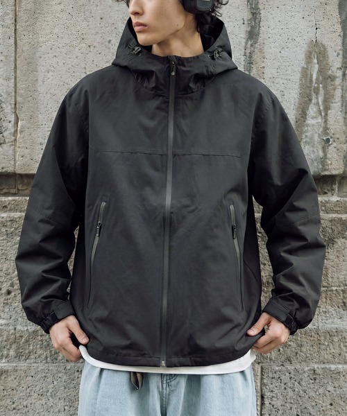 MAGASIN DE MODE Brew(マガジンデモードブリュー)の「【MAGASIN DE MODE Brew】Water Proof マウンテンパーカー 防水/撥水/レインコート KNF-YI ※(マウンテンパーカー・メンズ・ベージュ/ブラック・L/XL/M)」の1枚目の写真