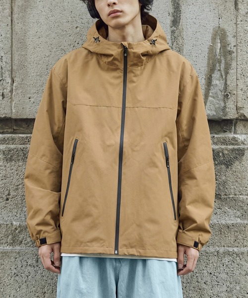 MAGASIN DE MODE Brew(マガジンデモードブリュー)の「【MAGASIN DE MODE Brew】Water Proof マウンテンパーカー 防水/撥水/レインコート KNF-YI ※(マウンテンパーカー・メンズ・ベージュ/ブラック・L/XL/M)」の6枚目の写真