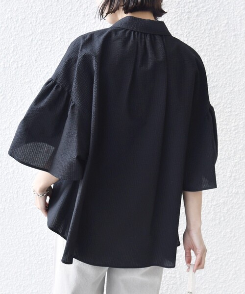SHIPS(シップス)の「【WEB限定】〈手洗い可能〉サッカー ギャザー シャツ 羽織(シャツ/ブラウス・レディース・スカイブルー/ブラック/ホワイト・ONE SIZE)」の11枚目の写真