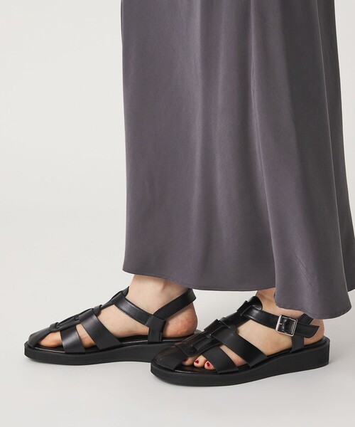 ODETTE E ODILE（オデットエオディール）の「ニュークラシックフィッシャーマン サンダル30↑（サンダル・レディース・オフホワイト/ブラック・24.5cm/24cm/23.5cm/23cm/22.5cm/25cm/22cm）」の4枚目の写真