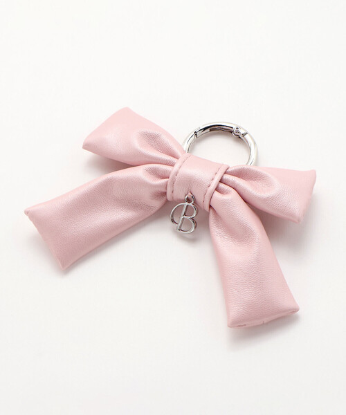 BeBe（ベベ）の「レザー調編み込みリボンチャーム付きミニボストン（ショルダーバッグ・キッズ・キャメル/ピンク・FREE）」の13枚目の写真