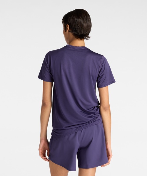 NEW BALANCE（ニューバランス）の「Fearlessly IndependentポリTシャツ（Tシャツ/カットソー・レディース・ダークパープル/ラベンダー/オートミール・SMALL/MEDIUM/LARGE/X-LARGE）」の10枚目の写真