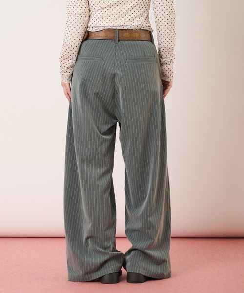 hazyl(ヘイジル)の「2 tuck straight wide slacks / ツータックストレートワイドスラックス(その他パンツ・レディース・グレー系その他/ベージュ・MEDIUM/SMALL)」の13枚目の写真