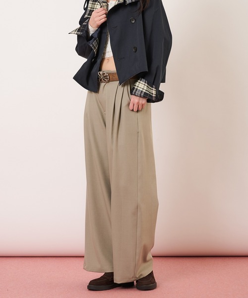 hazyl(ヘイジル)の「2 tuck straight wide slacks / ツータックストレートワイドスラックス(その他パンツ・レディース・グレー系その他/ベージュ・MEDIUM/SMALL)」の7枚目の写真