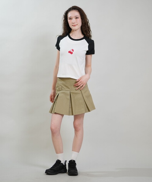 RVCA(ルーカ)の「RVCA/ルーカ クロップドTシャツ レディース ROAM RAGLAN CROPPED BABY BG043204(Tシャツ/カットソー・レディース・ホワイト×ブルー/ホワイト×ブラック・M/S)」の14枚目の写真