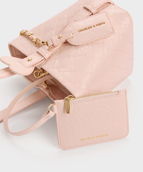 CHARLES & KEITH(チャールズ & キース)の「Duo ドゥオ キルティング チェーンバケットバッグ(ショルダーバッグ・レディース・クリーム/ブラック/ピンク系その他3・S)」の16枚目の写真