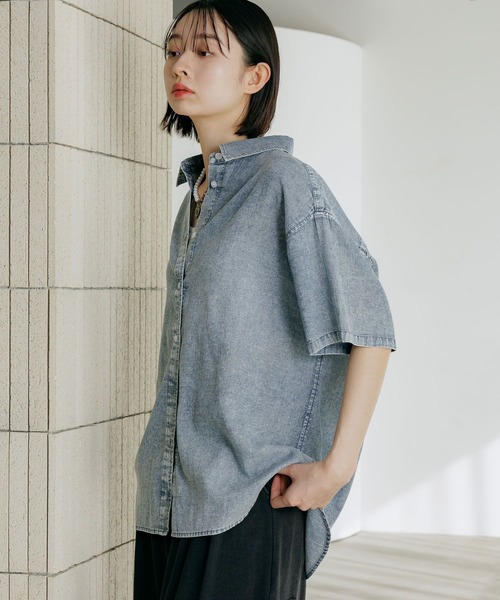 PAGEBOY（ページボーイ）の「シアーデニムショートスリーブシャツ（シャツ/ブラウス・レディース・ブラック系その他/ブルー系その他/インディゴブルー・FREE）」の12枚目の写真