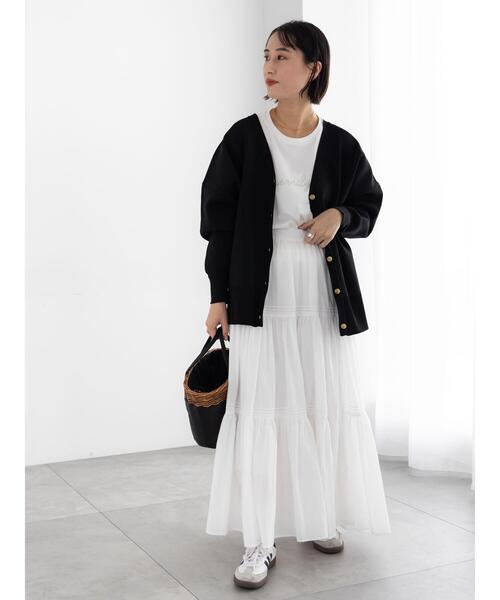 Te chichi(テチチ)の「コクーンVネックカーディガン(カーディガン/ボレロ・レディース・オフホワイト/ブラック/サックスブルー/ピンク・F)」の6枚目の写真