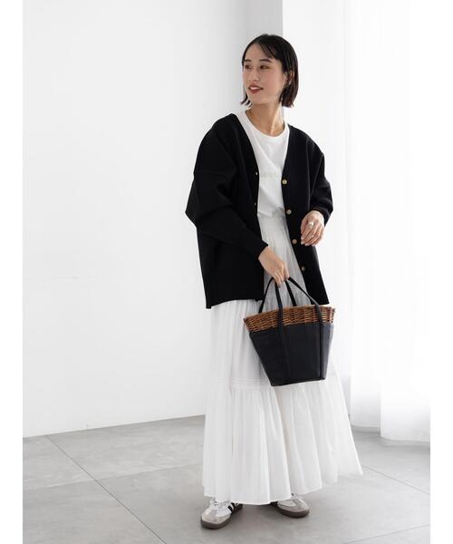 Te chichi(テチチ)の「コクーンVネックカーディガン(カーディガン/ボレロ・レディース・オフホワイト/ブラック/サックスブルー/ピンク・F)」の7枚目の写真