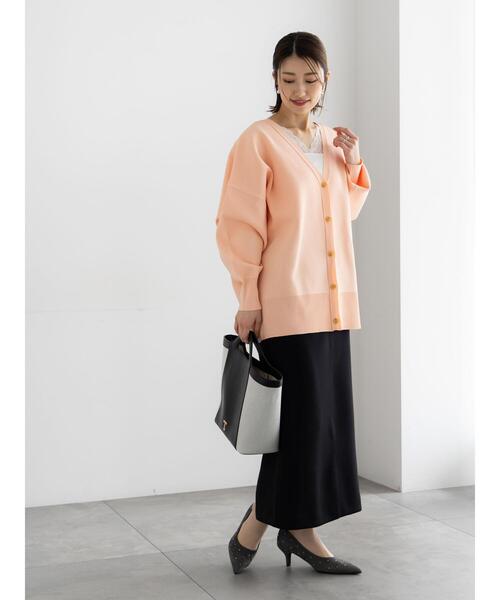 Te chichi(テチチ)の「コクーンVネックカーディガン(カーディガン/ボレロ・レディース・オフホワイト/ブラック/サックスブルー/ピンク・F)」の10枚目の写真