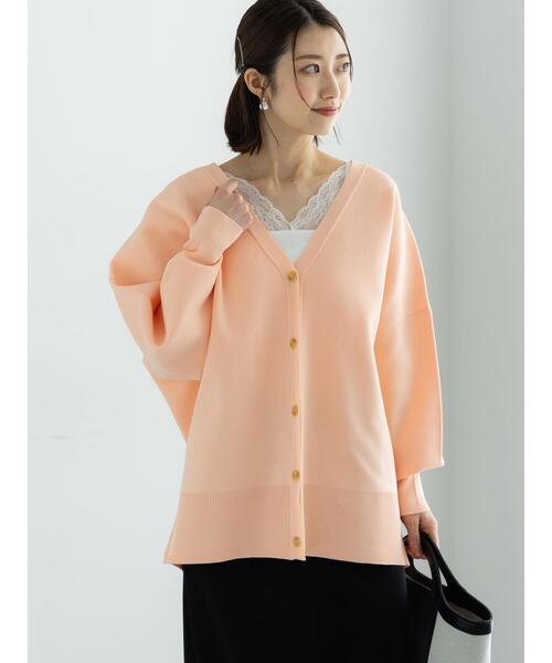 Te chichi(テチチ)の「コクーンVネックカーディガン(カーディガン/ボレロ・レディース・オフホワイト/ブラック/サックスブルー/ピンク・F)」の11枚目の写真