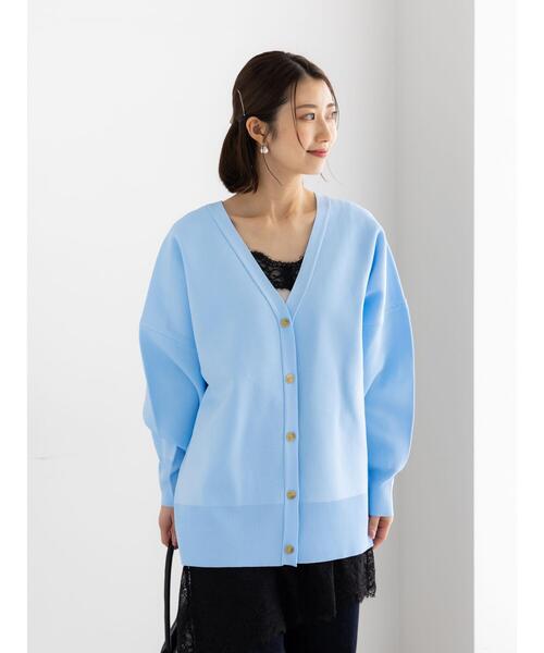 Te chichi(テチチ)の「コクーンVネックカーディガン(カーディガン/ボレロ・レディース・オフホワイト/ブラック/サックスブルー/ピンク・F)」の14枚目の写真