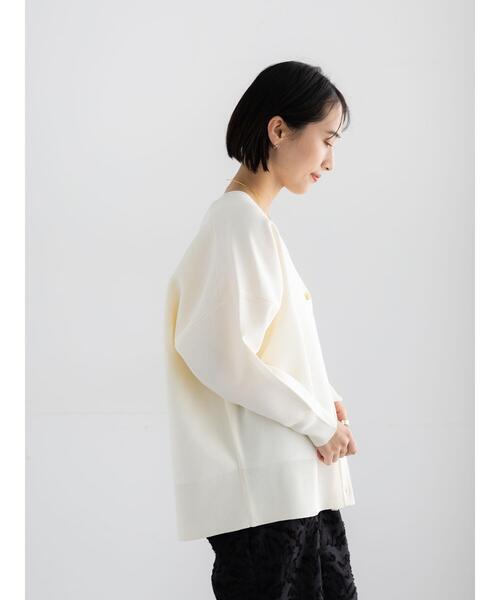 Te chichi(テチチ)の「コクーンVネックカーディガン(カーディガン/ボレロ・レディース・オフホワイト/ブラック/サックスブルー/ピンク・F)」の19枚目の写真