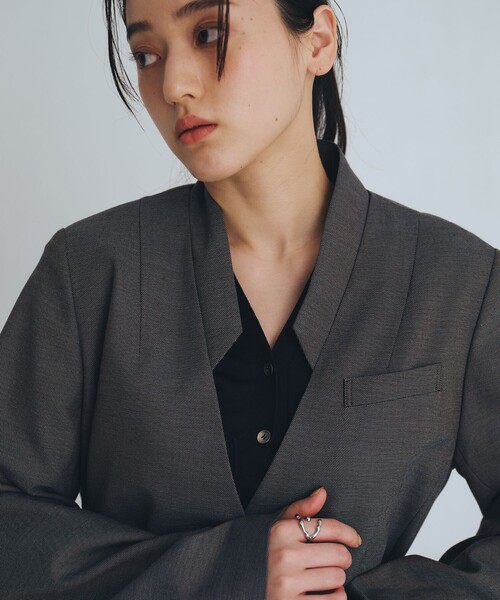 UNITED TOKYO（ユナイテッドトウキョウ）の「【新作】スタンドカラーテーラードジャケット｜オフィスカジュアル/オケージョン/春服（テーラードジャケット・レディース・ブラウン/マルチ・1/2）」の18枚目の写真