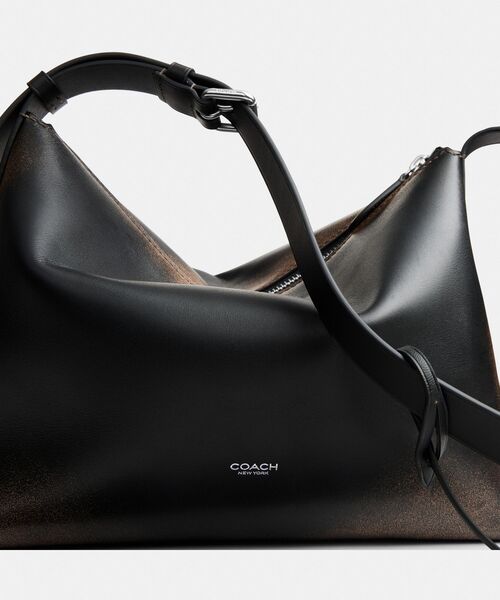 COACH(コーチ)の「モット メッセンジャー バッグ 33・ラブド レザー(メッセンジャーバッグ・メンズ・ブラック系その他・ONE)」の4枚目の写真