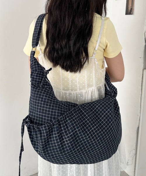 CLEA(クレア)の「ドロストリボンチェック柄ショルダーバッグ(ボディバッグ/ウエストポーチ・レディース・ブラック/グレー/ネイビー・FREE)」の21枚目の写真
