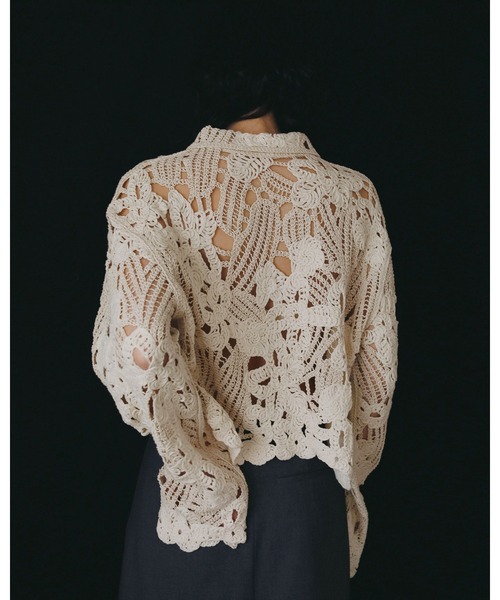 anuke（アンヌーク）の「Embroidery Over Shirts（シャツ/ブラウス・レディース・アイボリー/ブラウン・FREE）」の5枚目の写真