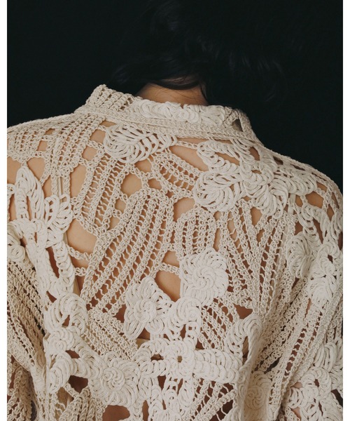 anuke（アンヌーク）の「Embroidery Over Shirts（シャツ/ブラウス・レディース・アイボリー/ブラウン・FREE）」の6枚目の写真