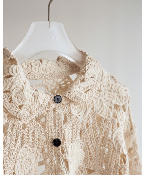 anuke（アンヌーク）の「Embroidery Over Shirts（シャツ/ブラウス・レディース・アイボリー/ブラウン・FREE）」の14枚目の写真