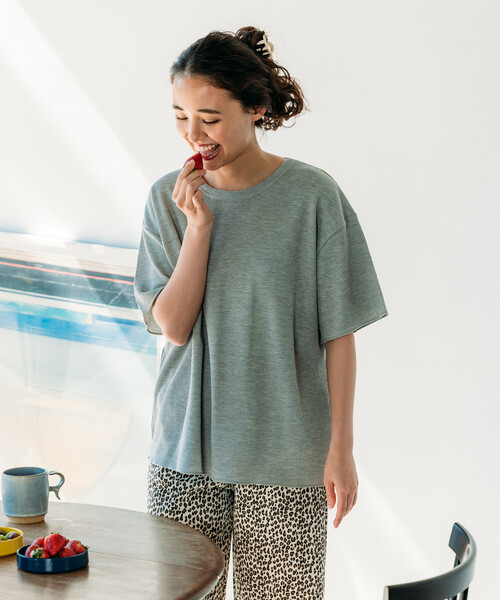 FREAK'S STORE（フリークスストア）の「FRUIT OF THE LOOM × FREAK'S STORE/フルーツオブザルーム 別注 無地Tシャツ レオパードパンツ ルームセット/パジャマセット（ルームウェア/パジャマ・レディース・グレー/オフホワイト・MEDIUM/SMALL）」の21枚目の写真
