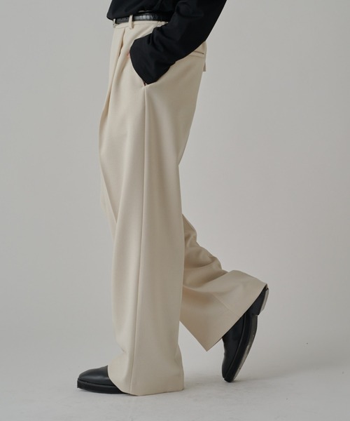 Lui's（ルイス）の「ジョーゼットタックワイドパンツ（その他パンツ・メンズ・ベージュ/ブラック/オフホワイト・S/M）」の6枚目の写真