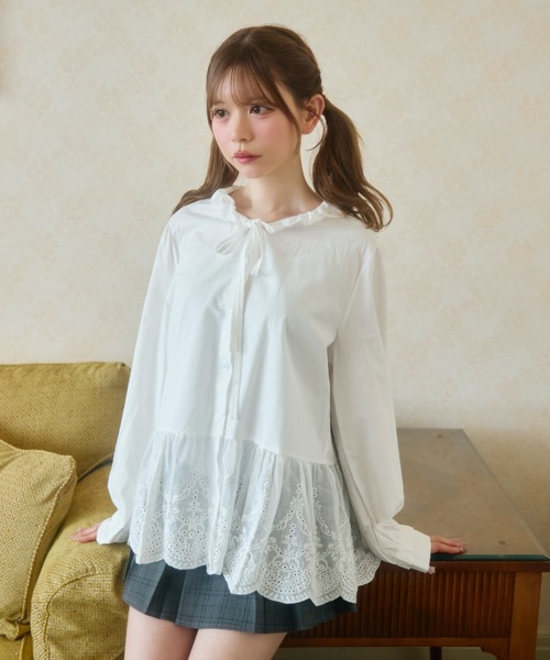 TITTY&CO.（ティティーアンドコー）の「レース切り替えブラウス（シャツ/ブラウス・レディース・ライトブルー/ホワイト/ブルー・FREE）」の2枚目の写真