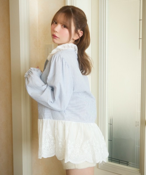 TITTY&CO.（ティティーアンドコー）の「レース切り替えブラウス（シャツ/ブラウス・レディース・ライトブルー/ホワイト/ブルー・FREE）」の13枚目の写真