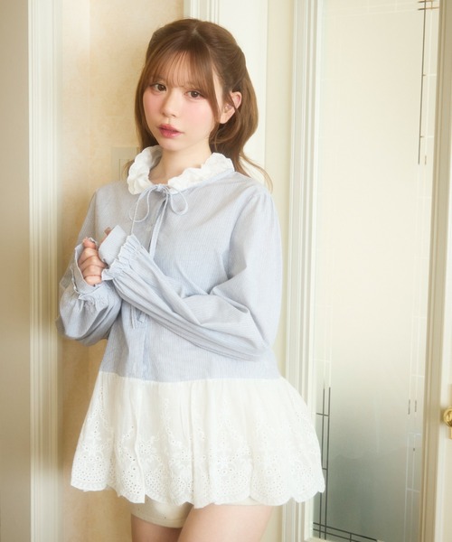 TITTY&CO.（ティティーアンドコー）の「レース切り替えブラウス（シャツ/ブラウス・レディース・ライトブルー/ホワイト/ブルー・FREE）」の22枚目の写真