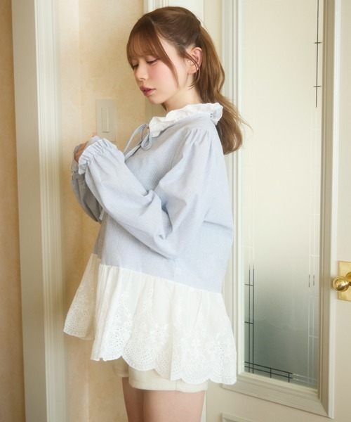 TITTY&CO.（ティティーアンドコー）の「レース切り替えブラウス（シャツ/ブラウス・レディース・ライトブルー/ホワイト/ブルー・FREE）」の17枚目の写真