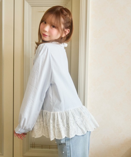 TITTY&CO.（ティティーアンドコー）の「レース切り替えブラウス（シャツ/ブラウス・レディース・ライトブルー/ホワイト/ブルー・FREE）」の5枚目の写真