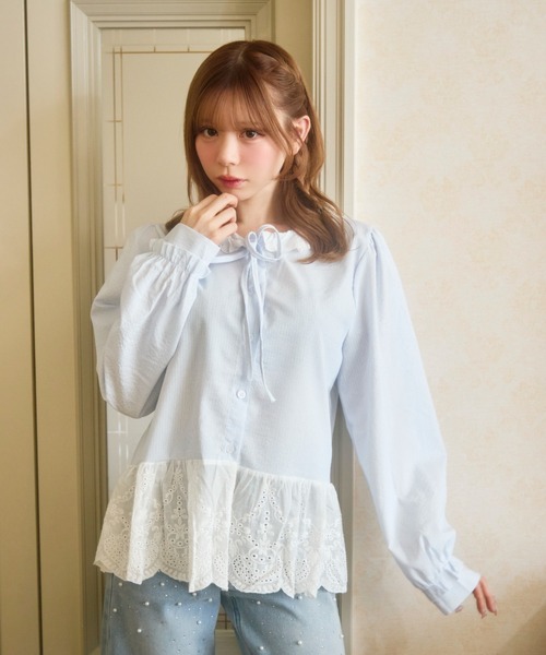 TITTY&CO.（ティティーアンドコー）の「レース切り替えブラウス（シャツ/ブラウス・レディース・ライトブルー/ホワイト/ブルー・FREE）」の7枚目の写真