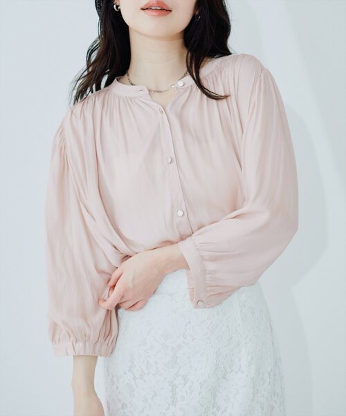 natural couture(ナチュラルクチュール)の「とろみサテン7分袖ブラウス(シャツ/ブラウス・レディース・チャコールグレー/オフホワイト/サックスブルー/ピンクベージュ/ネイビー/ミント/ピンク・FREE)」の15枚目の写真