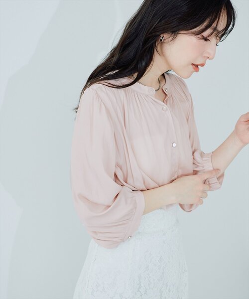 natural couture(ナチュラルクチュール)の「とろみサテン7分袖ブラウス(シャツ/ブラウス・レディース・チャコールグレー/オフホワイト/サックスブルー/ピンクベージュ/ネイビー/ミント/ピンク・FREE)」の9枚目の写真