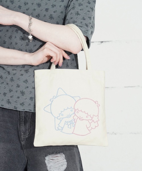 sanrio(サンリオ)の「"09"≪sanrio≫1ポケット キャンバス 刺繍 ミニ トートバッグ(トートバッグ・レディース・レッド/ラベンダー/ピンク/アイボリー/スカイブルー・ONE SIZE)」の1枚目の写真