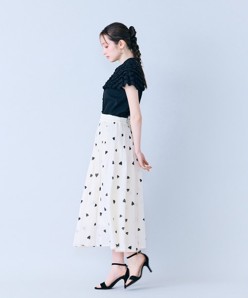 Audie a Muses(オーディアミューズ)の「フリルギャザーショルダーブラウス(シャツ/ブラウス・レディース・オフホワイト/ブルー/ブラック・38/42)」の14枚目の写真