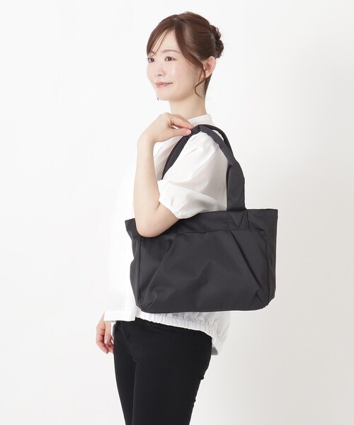one'sterrace(ワンズテラス)の「SE 肩に優しい軽量トート(トートバッグ・レディース・ブラック系8/グレー系4/ベージュ系9・99)」の7枚目の写真