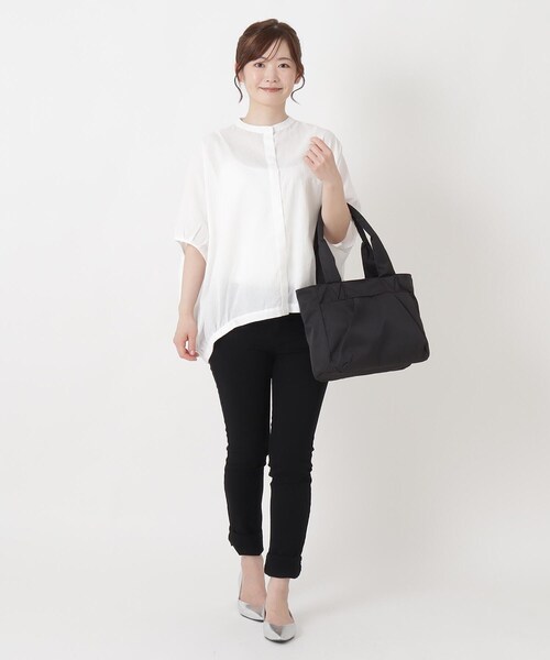 one'sterrace(ワンズテラス)の「SE 肩に優しい軽量トート(トートバッグ・レディース・ブラック系8/グレー系4/ベージュ系9・99)」の6枚目の写真