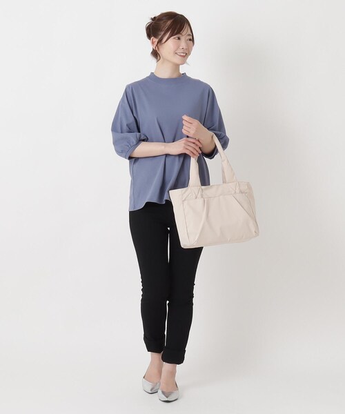 one'sterrace(ワンズテラス)の「SE 肩に優しい軽量トート(トートバッグ・レディース・ブラック系8/グレー系4/ベージュ系9・99)」の4枚目の写真
