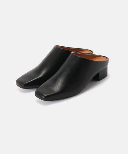 B.C STOCK(ベーセーストック)の「スクエアミュール(その他シューズ・レディース・ホワイト/ブラック・LARGE/MEDIUM/SMALL)」の1枚目の写真