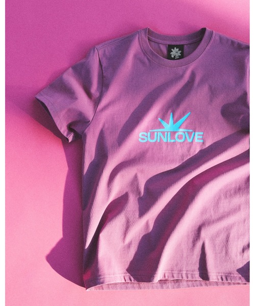 SUNLOVE(サンラブ)の「Daybreak Logo Tee(Tシャツ/カットソー・レディース・チャコール/グリーン/ピンク/ホワイト/ブルー・S/M/L/XL)」の6枚目の写真