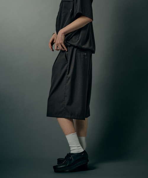 WETTEMPT(ウィテンプト)の「FUNCTIONAL 1 TUCK HALF SLACKS / ファンクショナルワンタックハーフスラックス(その他パンツ・メンズ・ブラック/チャコールグレー・LARGE/MEDIUM/SMALL)」の18枚目の写真