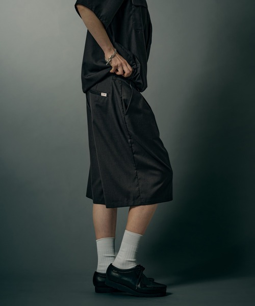 WETTEMPT(ウィテンプト)の「FUNCTIONAL 1 TUCK HALF SLACKS / ファンクショナルワンタックハーフスラックス(その他パンツ・メンズ・ブラック/チャコールグレー・LARGE/MEDIUM/SMALL)」の20枚目の写真