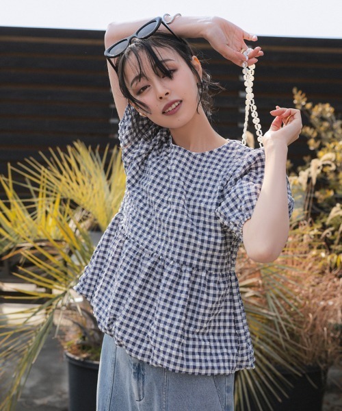 pufe(ピュフェ)の「【清涼感のあるシアサッカー素材】【pufe】ワッフルペプラムトップス カットソー ブラウス 半袖 バルーン フレア ペプラム チェック シアサッカー パフスリーブ 二の腕カバー ゆったり 体型カバー 通勤 通学(シャツ/ブラウス・レディース・ホワイト/ネイビー・ONE SIZE)」の13枚目の写真