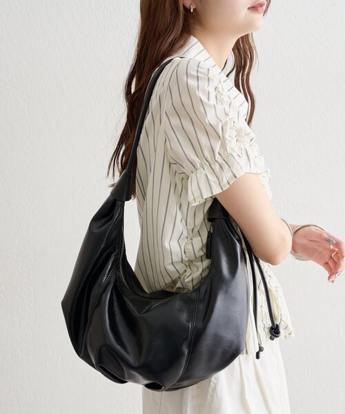 mystic(ミスティック)の「ハーフムーンBAG(トートバッグ・レディース・ブラック・ONE SIZE)」の2枚目の写真