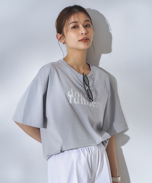 UNTITLED（アンタイトル）の「コットンロゴTシャツ（Tシャツ/カットソー・レディース・チャコール/パープル系1/キャメル/ホワイト系1・48/02/44/04/00）」の3枚目の写真