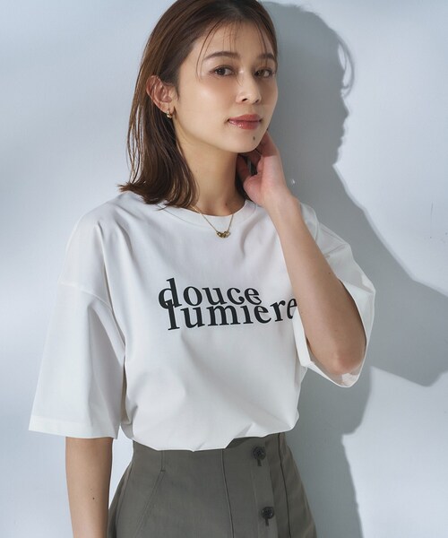UNTITLED（アンタイトル）の「コットンロゴTシャツ（Tシャツ/カットソー・レディース・チャコール/パープル系1/キャメル/ホワイト系1・48/02/44/04/00）」の6枚目の写真