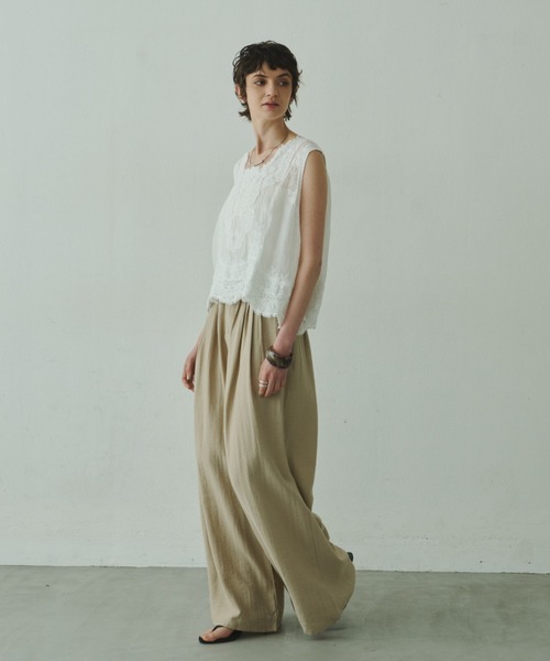 Plumel(プルメル)の「Cotton Lace Sleeveless Tops / コットンレーススリーブレストップス(その他トップス・レディース・ベージュ/ホワイト・MEDIUM)」の15枚目の写真
